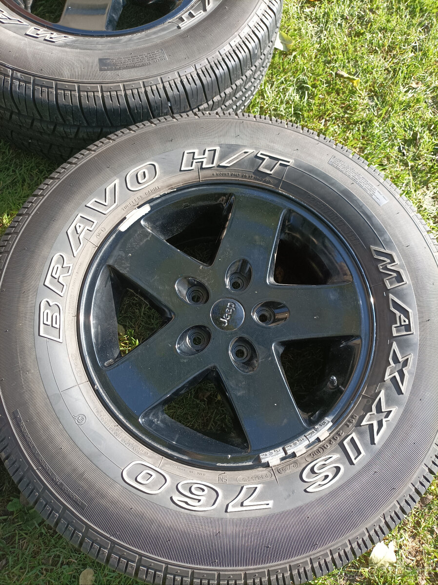 Sada Jeep Wrangler R17 5x127 Maxxis 265/70/17 - 3