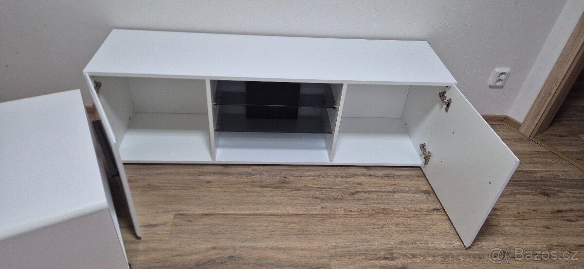 Obyvaci stěna stolek - 3