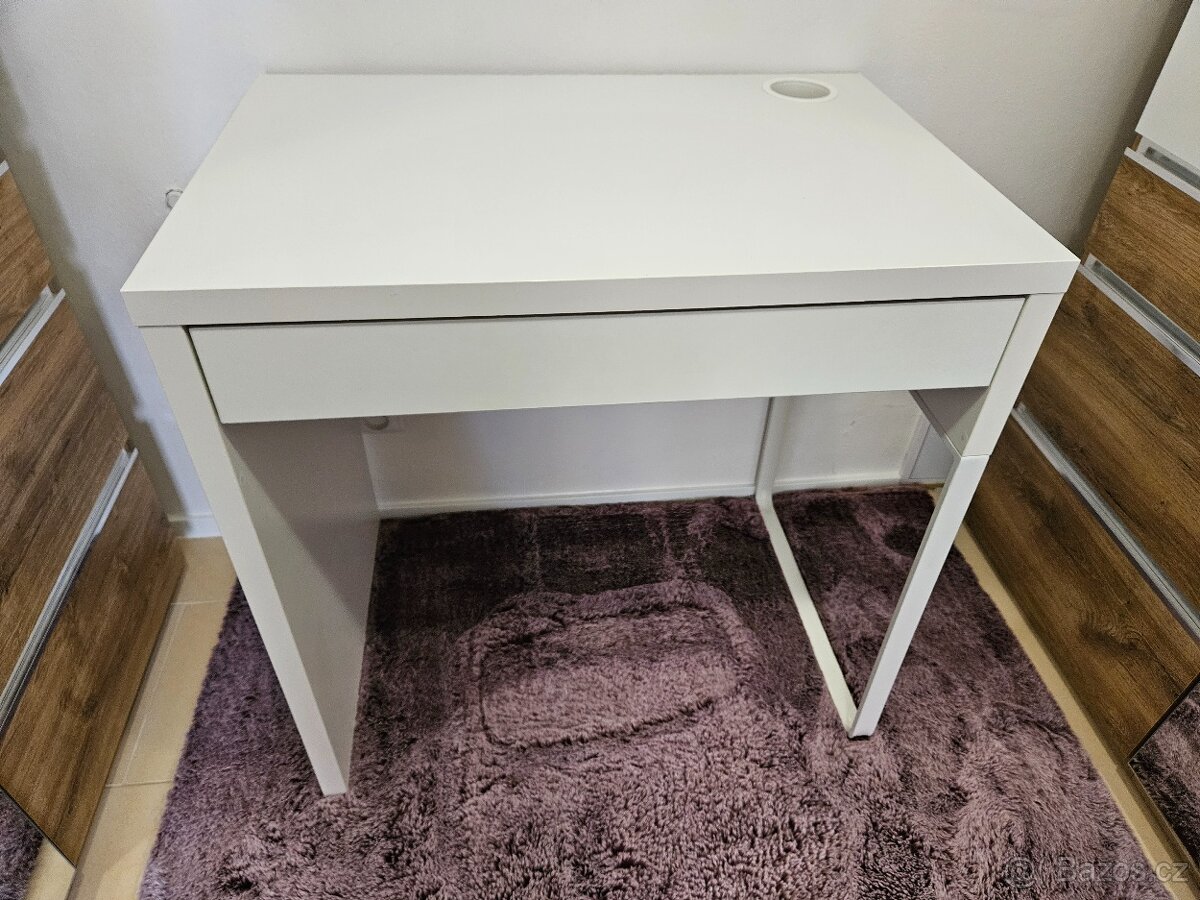 Psací stůl IKEA MICKE jako nový - 3