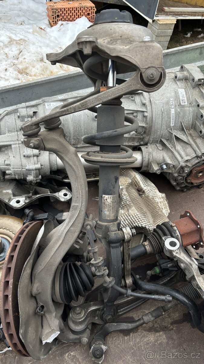 Audi s5 4.2 fsi zbytek dílu z bouračky - 3