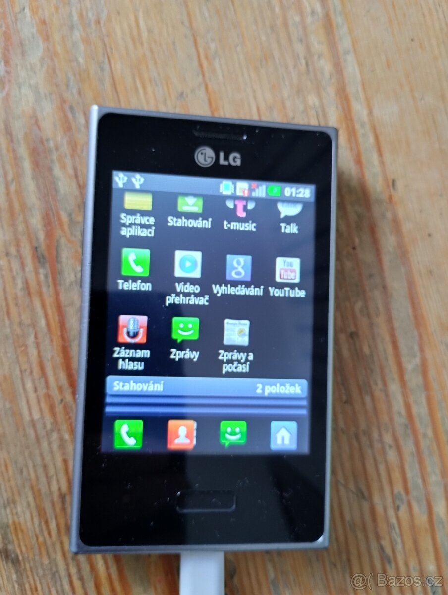 Mobilní telefon LG - 3