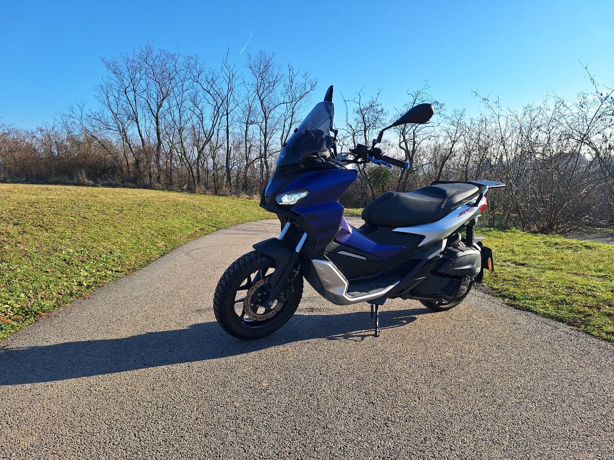 Aprilia sr gt 125 - 3