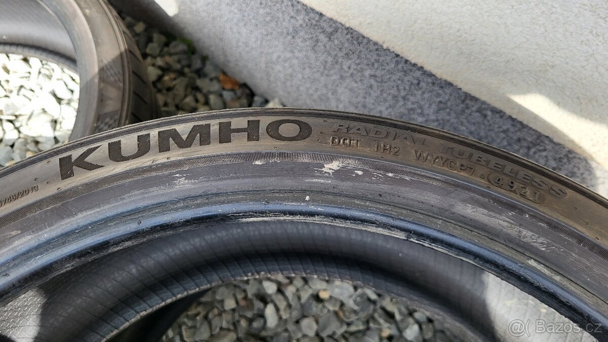 Pneu 225/35 R19 - 3