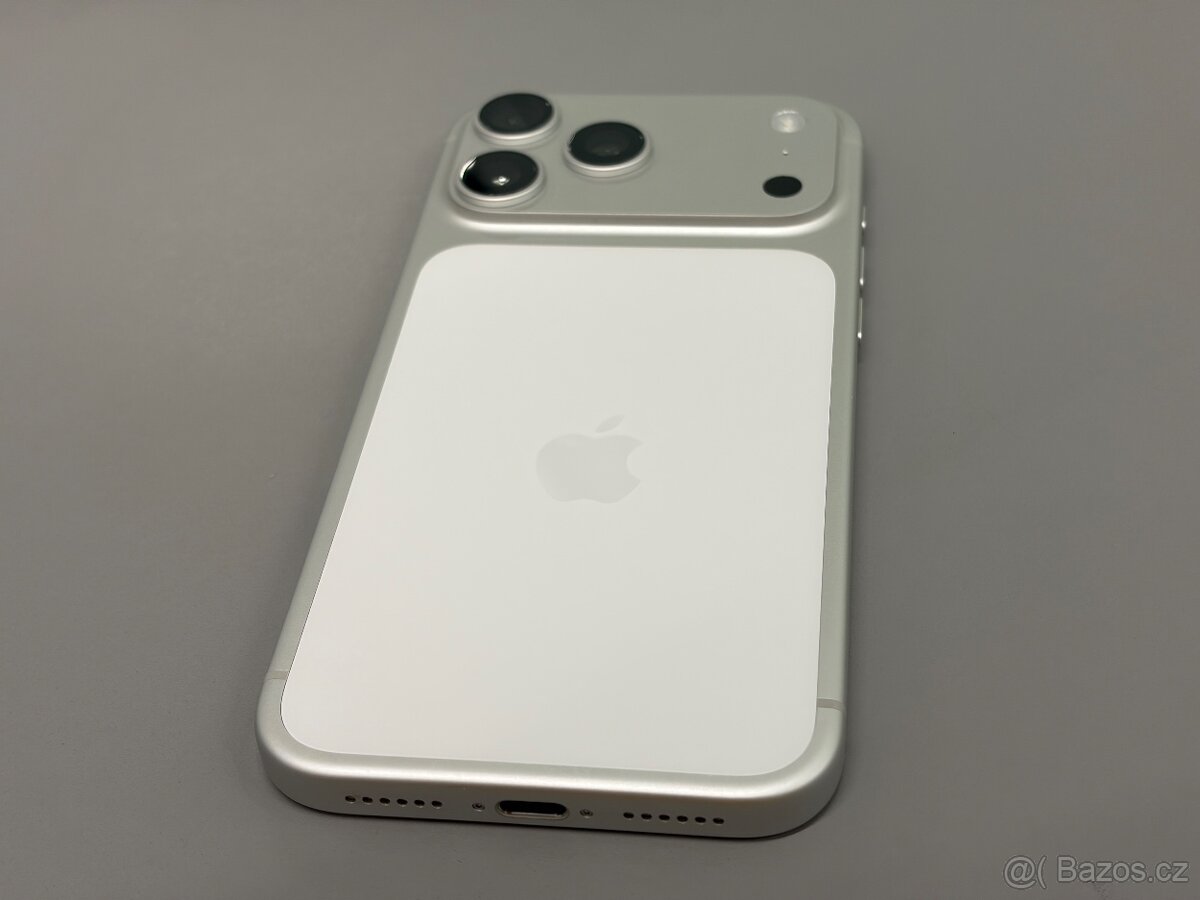 Apple iPhone 17 Pro Max 256GB - 3