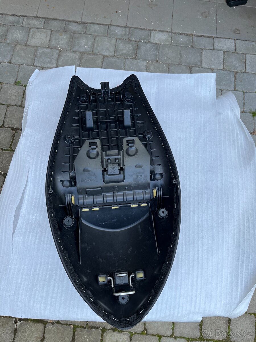 Sedlo Triumph Thruxton 1200 - 3