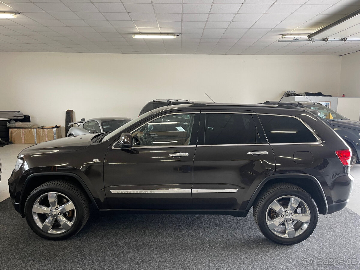 Jeep Grand Cherokee 3.0CRD Overland Summit, nové ČR, 2maj.