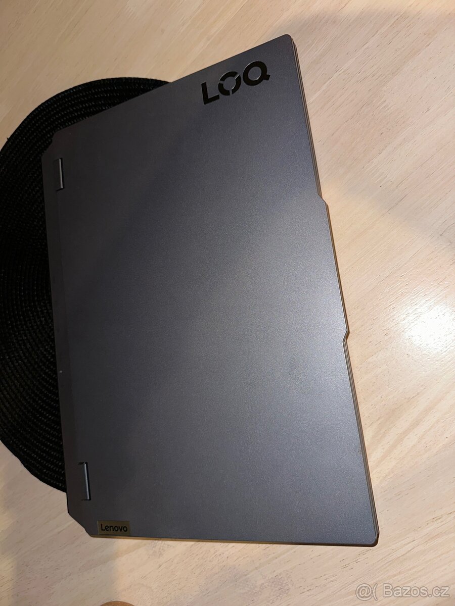Lenovo LOQ - 3