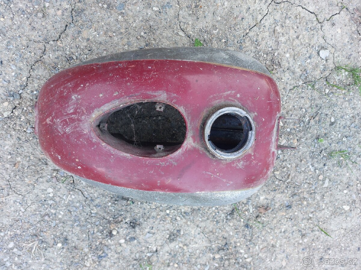 Prodám nádrž jawa čz malá kývačka na ampermetr. - 3