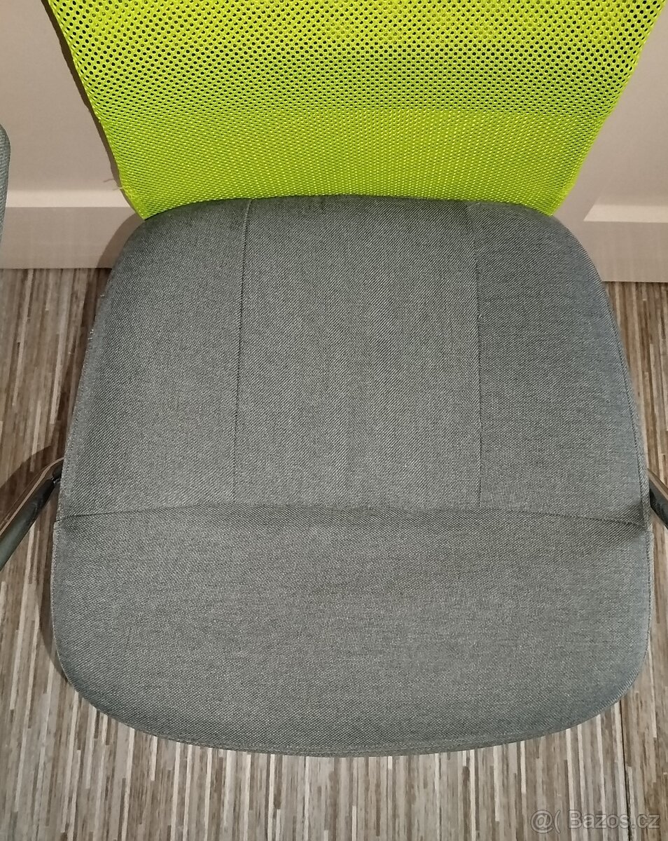 Dětská židle na kolečkách s područkami - 3