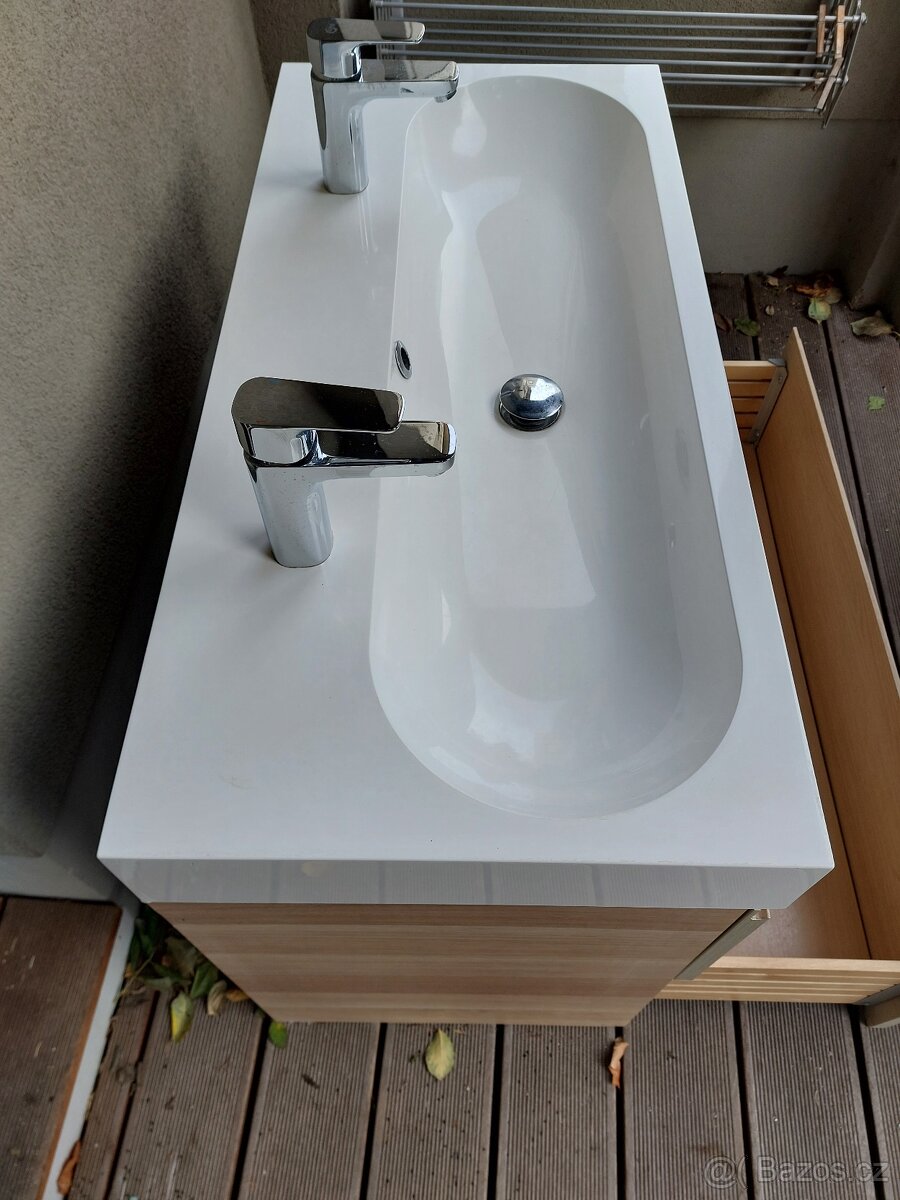 Umyvadlová skříňka s umyvadlem - 3