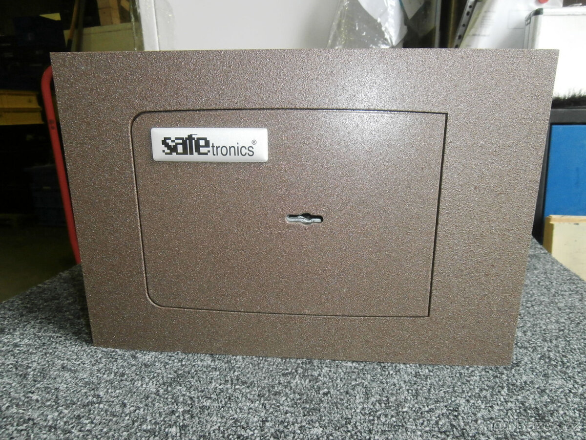 Trezor Safetronic nový na zazdění do zdi za 4.500 kč - 3