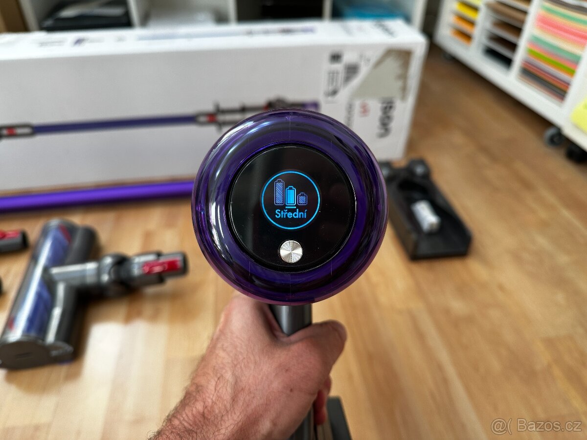 Dyson V11 Advanced - jen vyzkoušený - 3