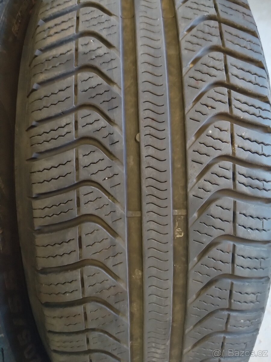 2x celoroční pneu PIRELLI, 205/55 R17. - 3