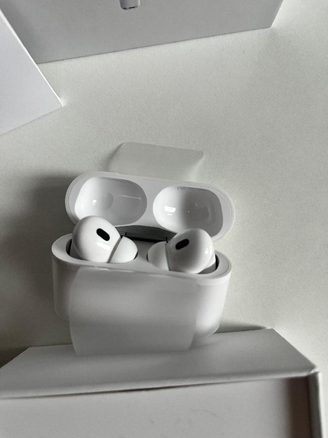 Prodám sluchátka AirPods Pro 2 - 3