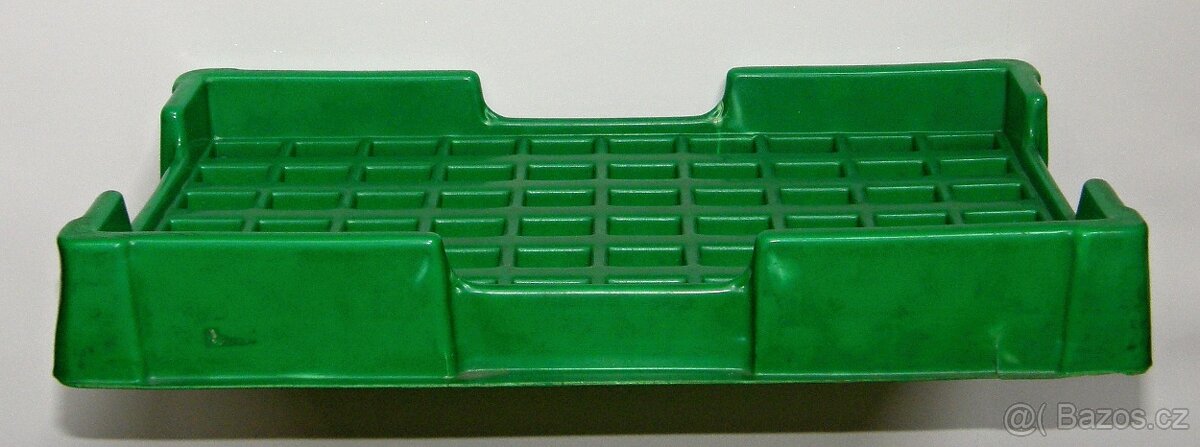 Plastová plata pro drobné součástky, materiál - 3