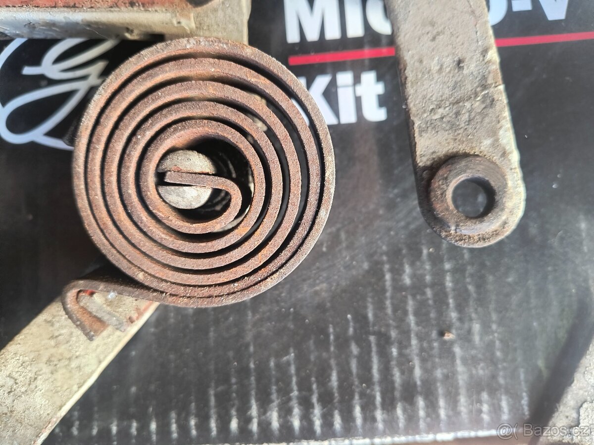 Tatra 603 panty kapoty kufru - 3