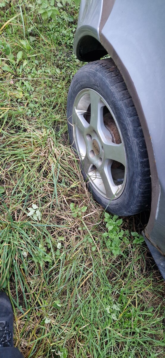 Mercedes - Benz A - 3