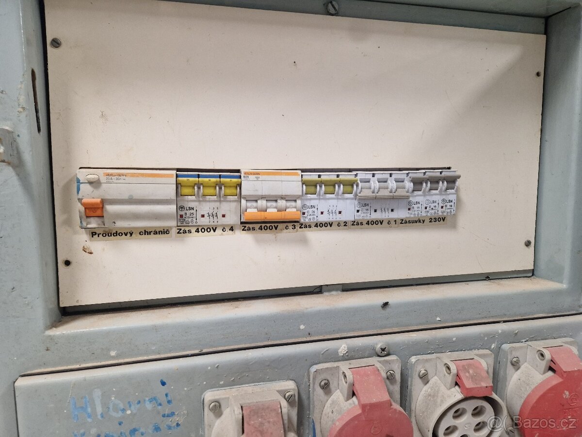 Stavební rozvaděč + kabel - 3