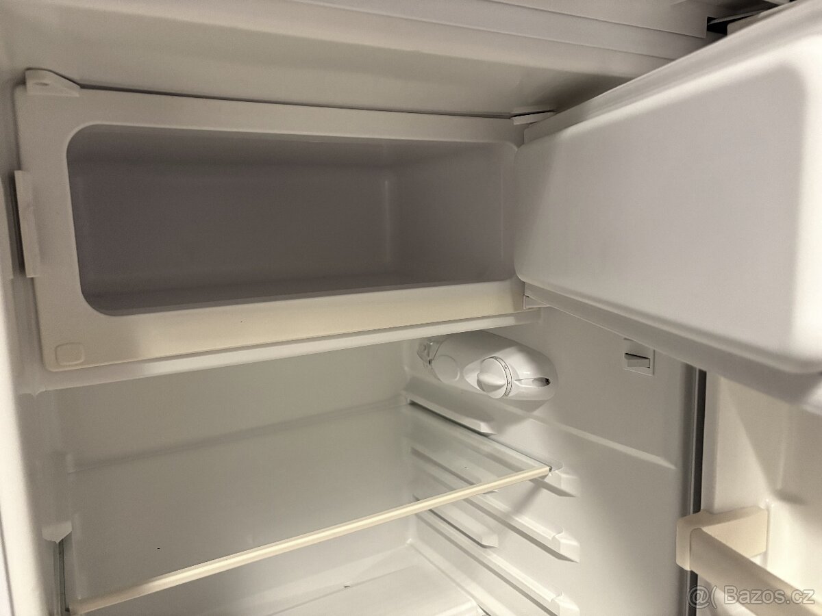Lednička s mrazákem - PKM - 3