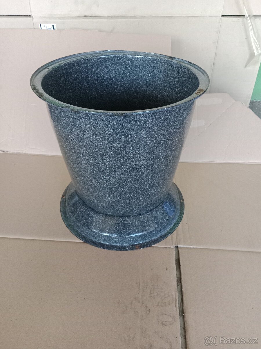 Plechové květináče - 3