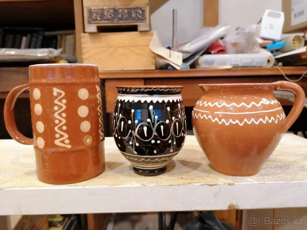 Keramické džbánky a konvička na smetanu - 3