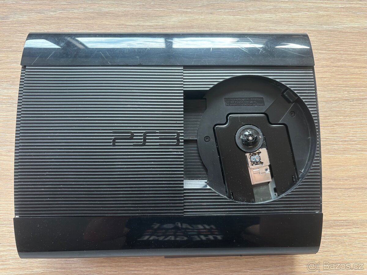 PlayStation 3 Super Slim - 3