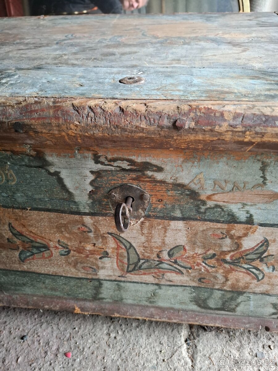 Starožitná dřevěná truhla - 3