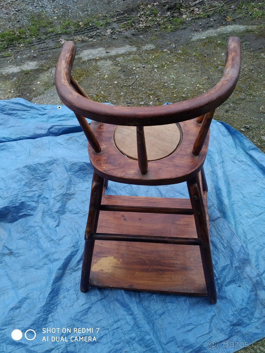 STARÁ DĚTSKÁ JÍDELNÍ STOLIČKA. - 3