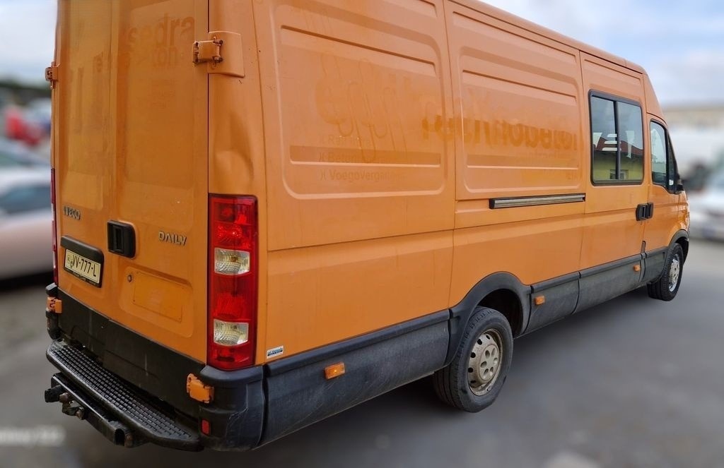 Iveco Daily 3.0 35 S21 6.Míst r.v. 2014 - 3