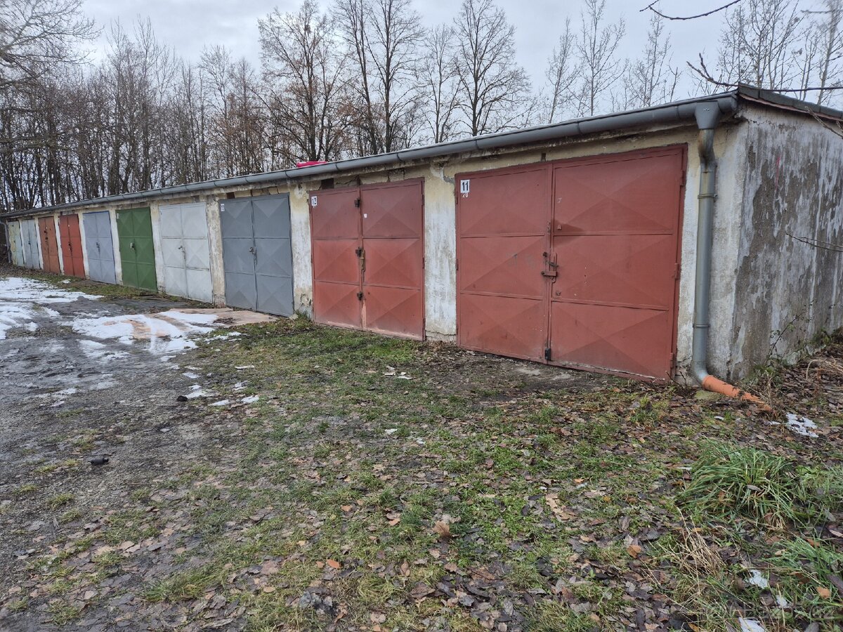 Pronajmu garáž s elektřinou - 3