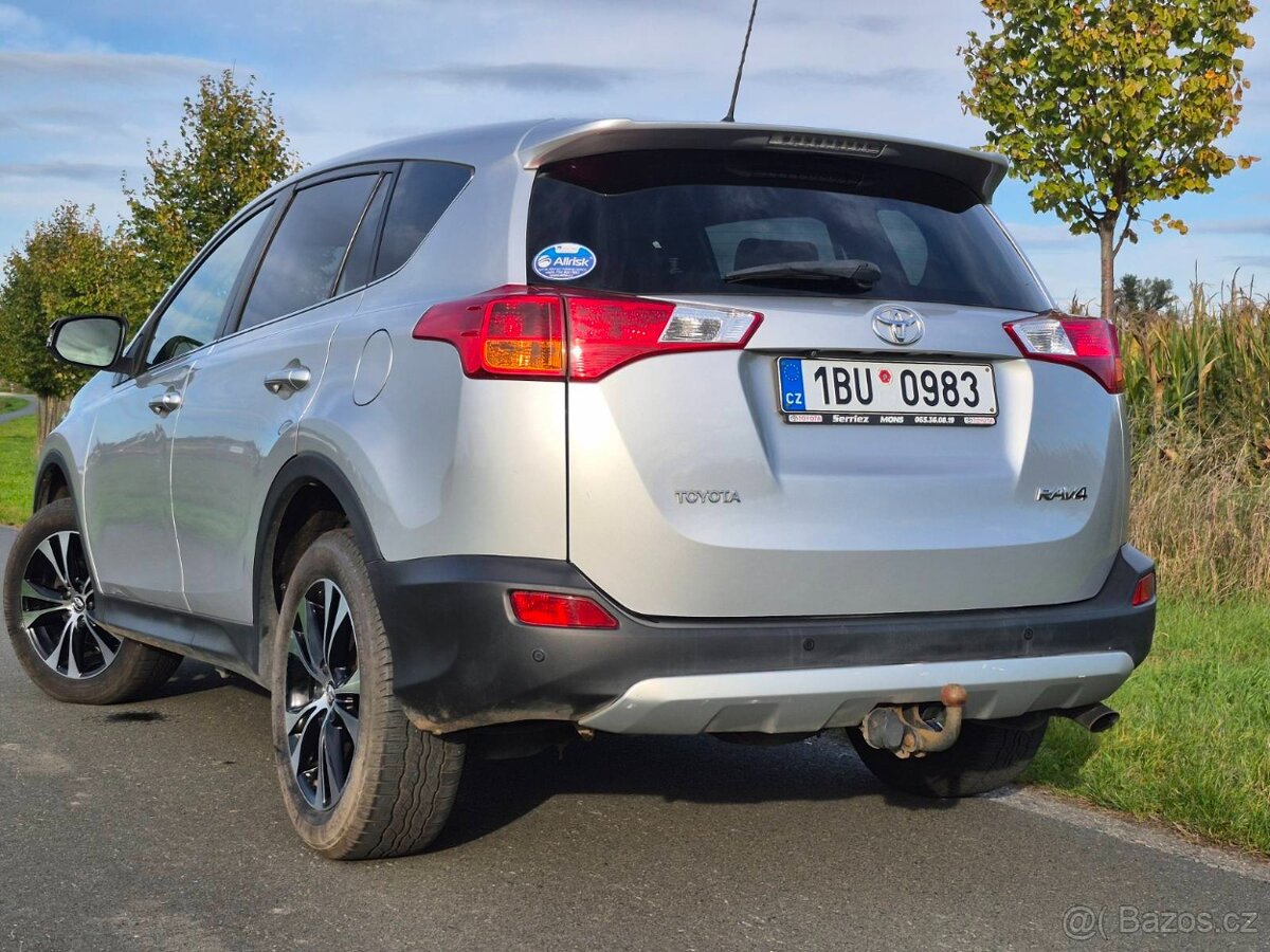 Toyota RAV4 2.0 nafta 2015 tažné 1. majitel - 3