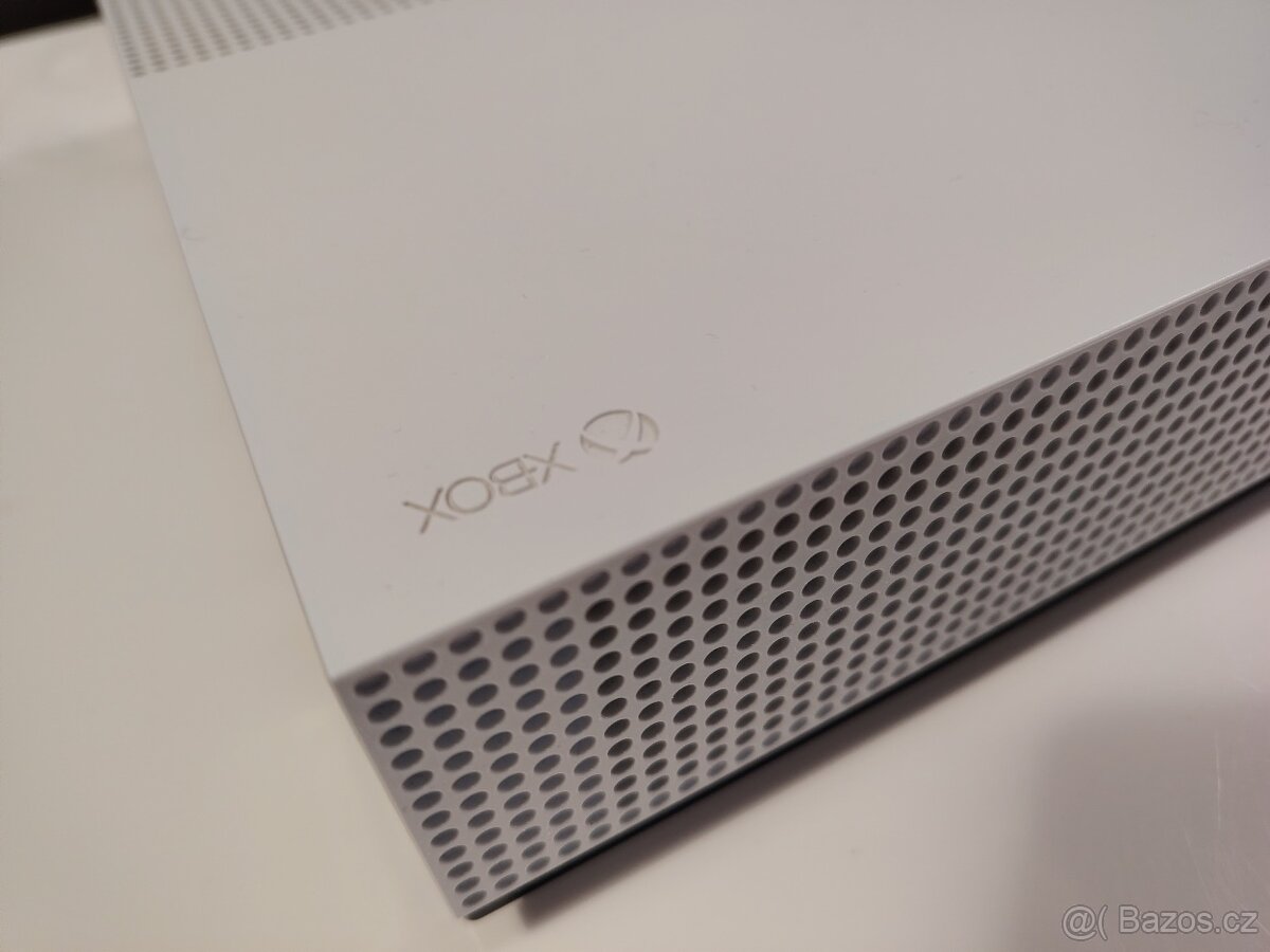 XBOX ONE S 1TB TOP - 3