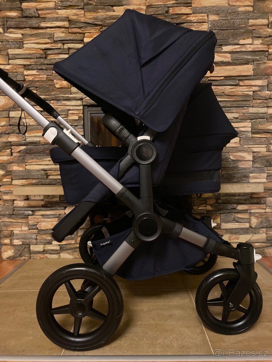 Aktuální model Bugaboo Donkey 5 Classic navy - 3