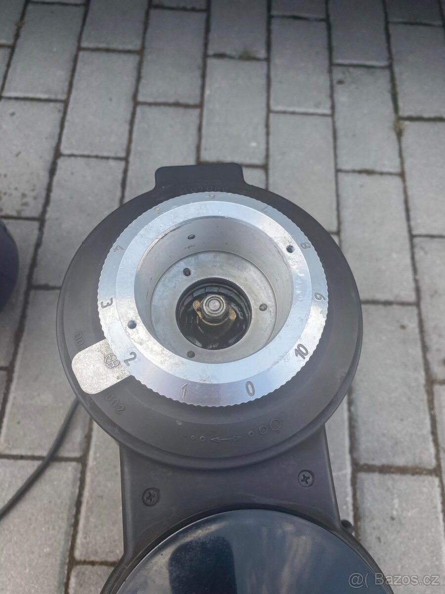 Mlýnek na kávu Fiamma - 3