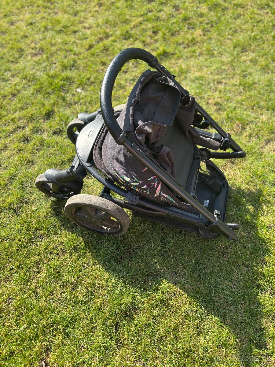 Sportovní kočárek - 3