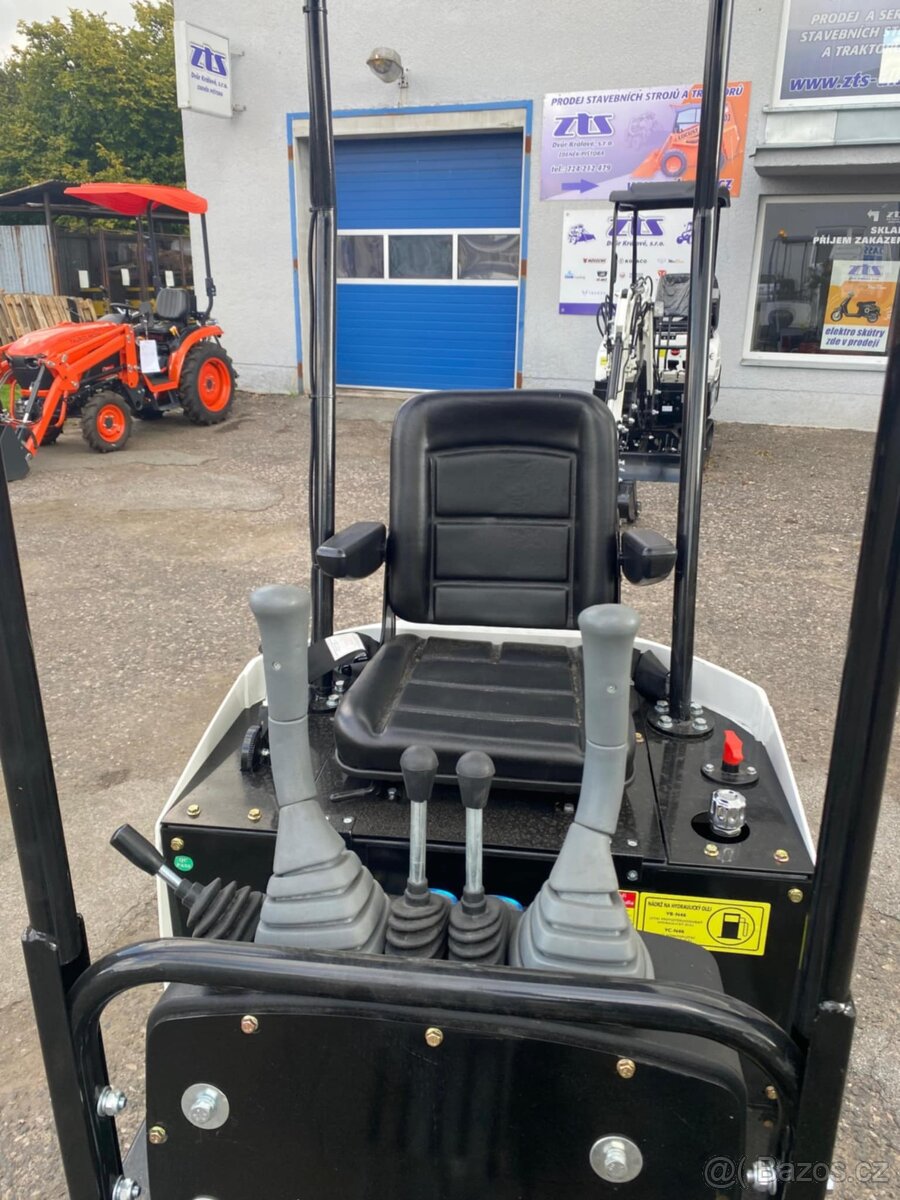 Minibagr Tauros T10 - 3