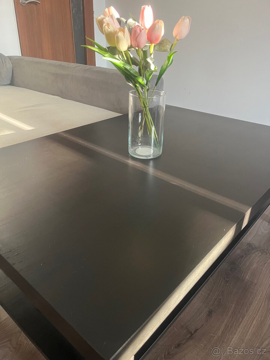 Rozkládací pohovka + kávový stolek - 3