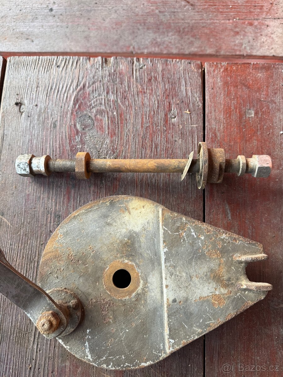 DKW - brzdový štít a osa. - 3