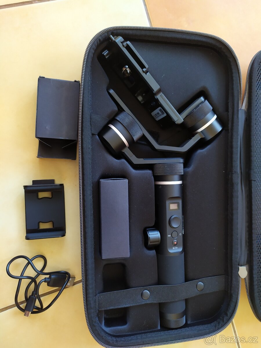 Prodám 3-osý stabilizátor kamer a mobilů FeiyuTech G6 Plus. - 3