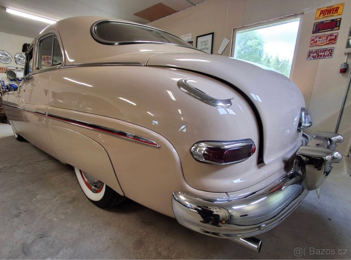 1950 Mercury Eight Sport Sedan - 3