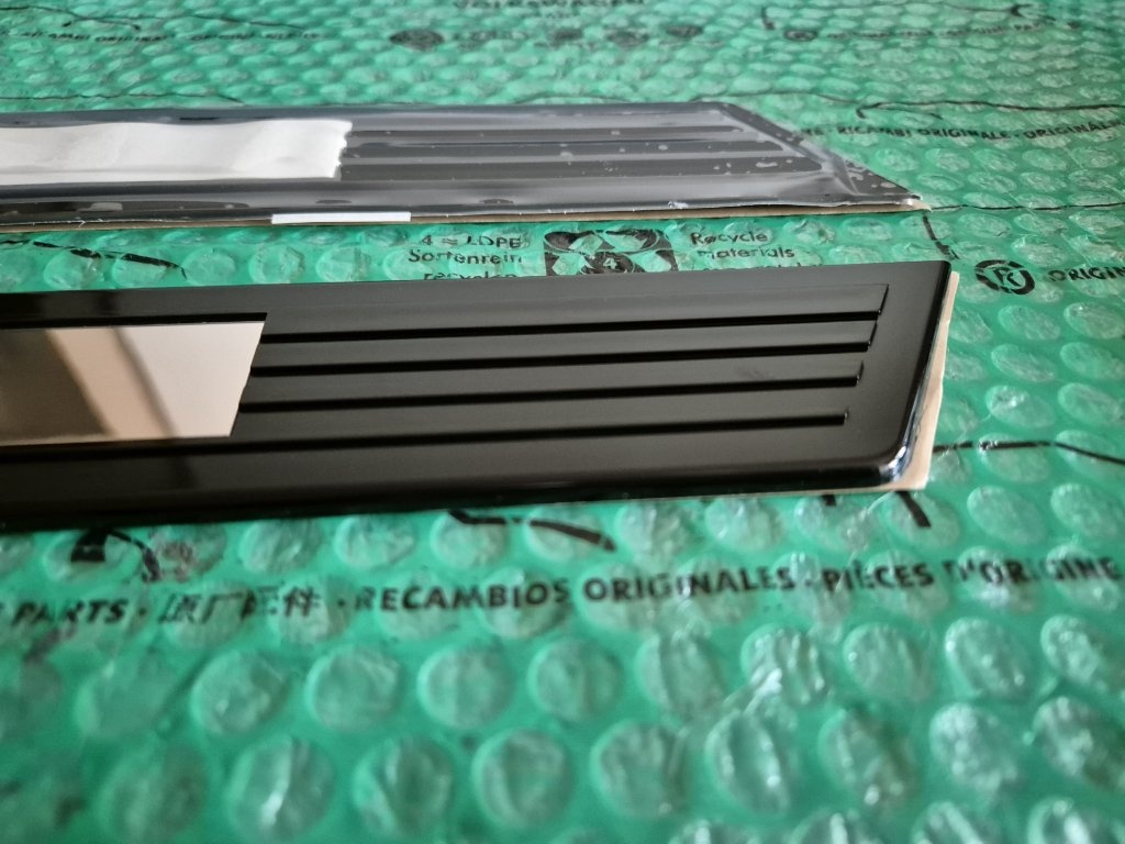 dekorativní ozdobné a ochranné lišty prahu Renault Clio 4 82 - 3