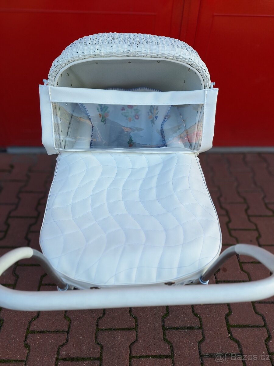 Retro proutěný kočárek Liberta pro dítě - 3