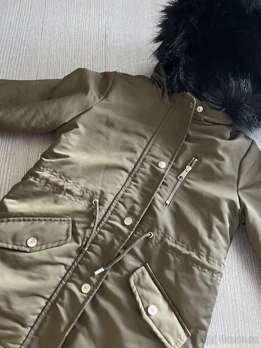 Teplá dětská bunda s kožíškem F&F 8-9let - 3