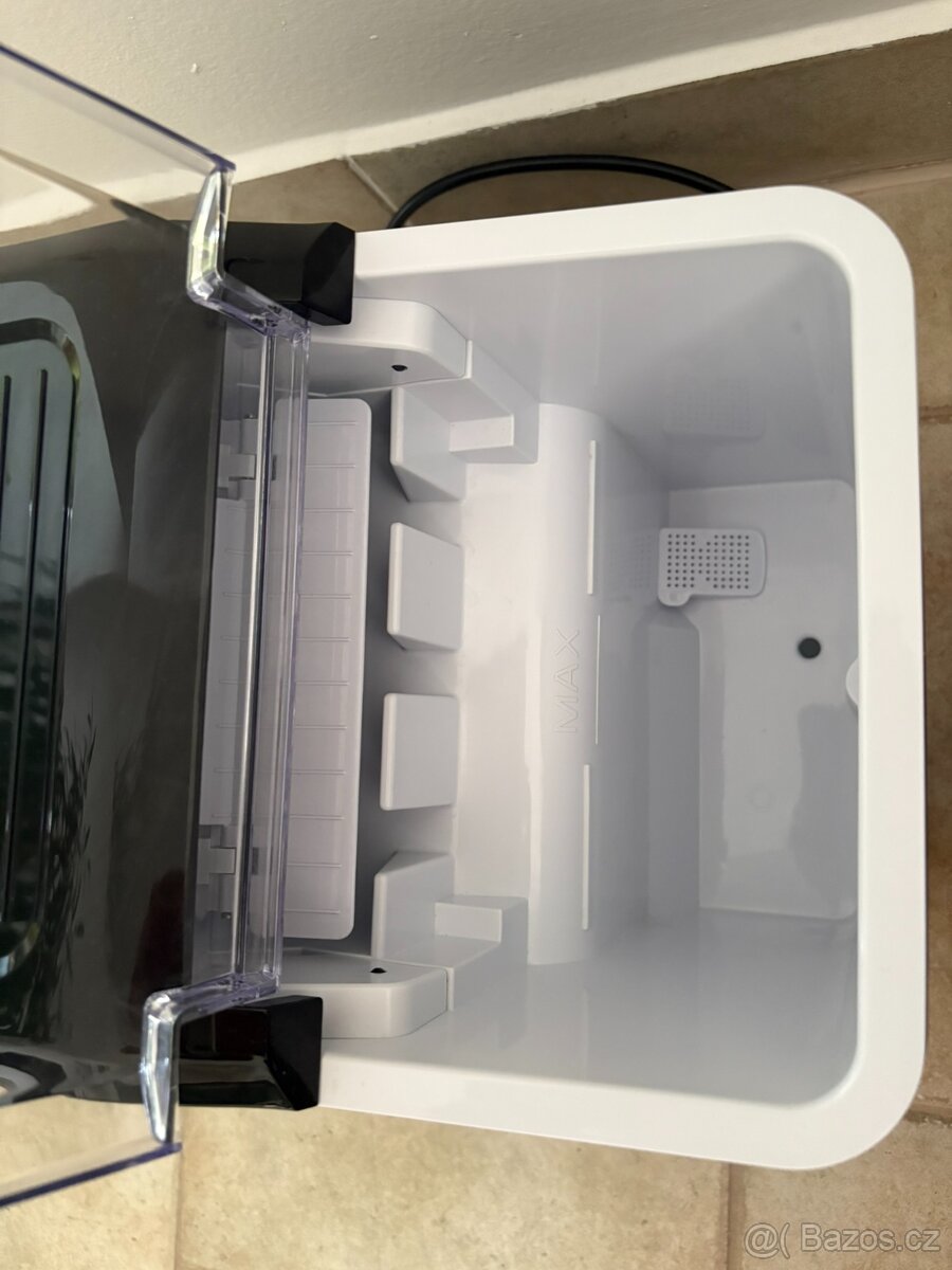 Výrobík ledu / Ledovač Klarstein TK49 ChillOut Black - 3