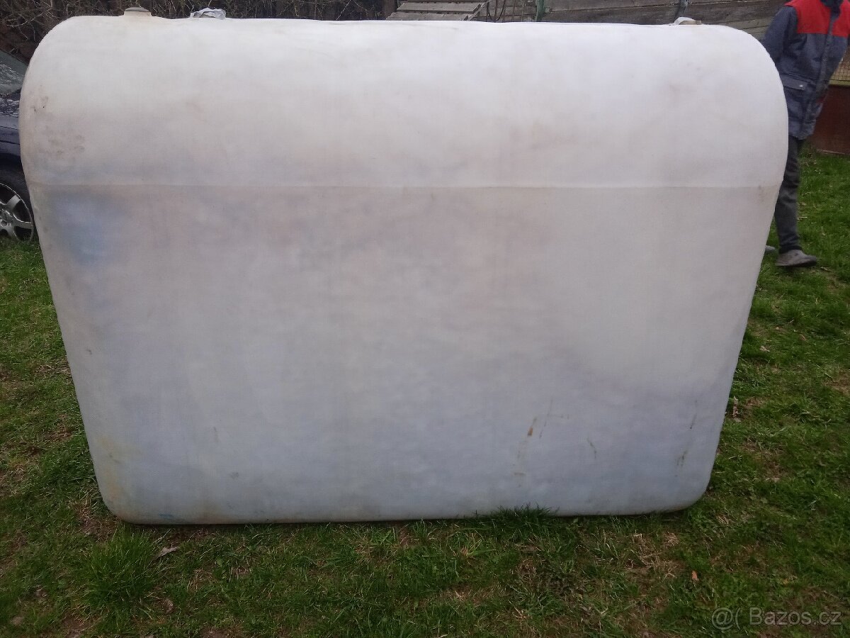 Nádrž 2000l od topné nafty - 3