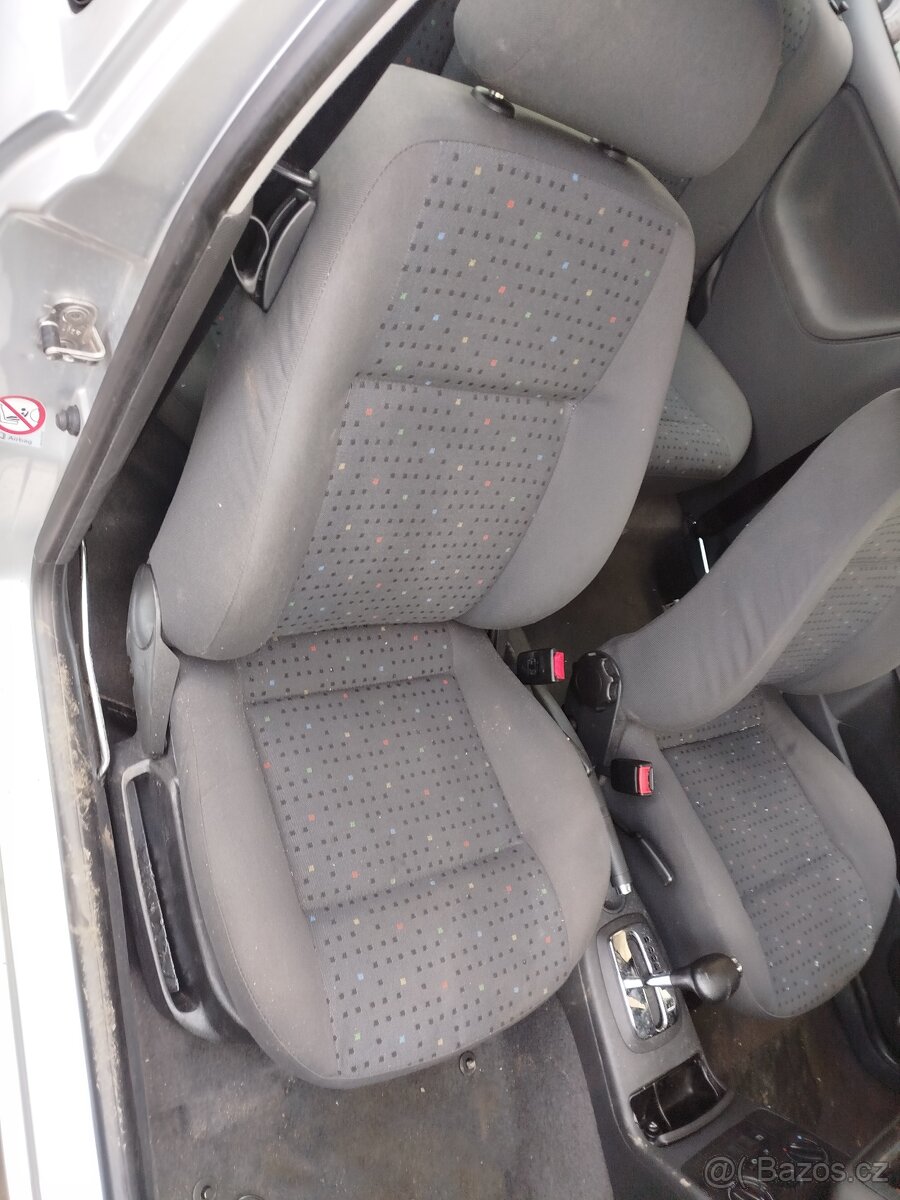 Sada sedaček Volkswagen POLO 3.dvéřové - 3