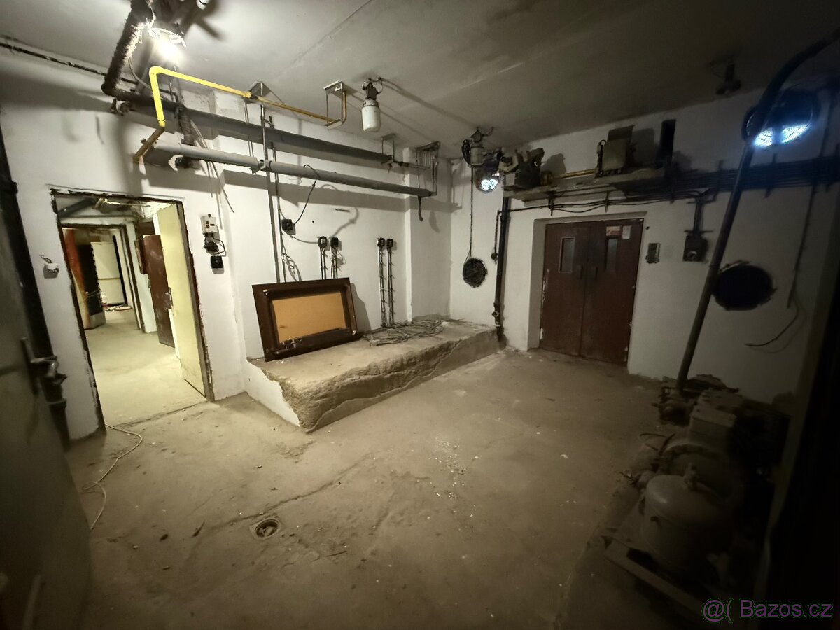 Pronájem skladových prostor – 50 m², Česká ulice, Most (obj - 3