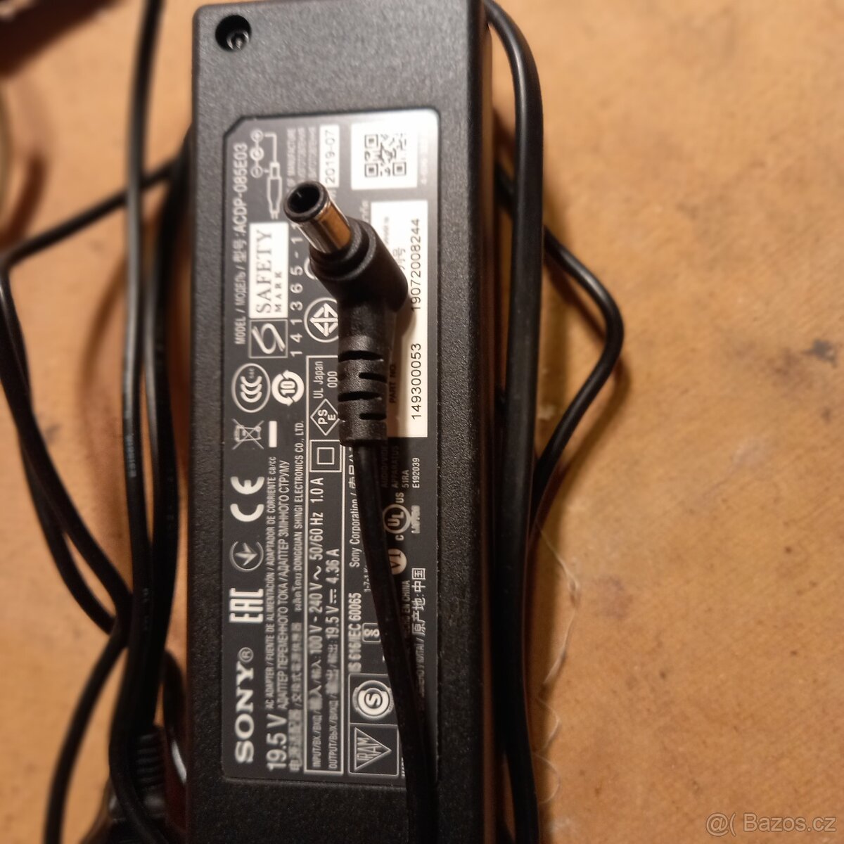 Různé adaptéry pro notebooky - 3