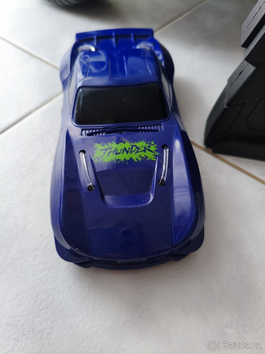 Auto na ovládání. - 3