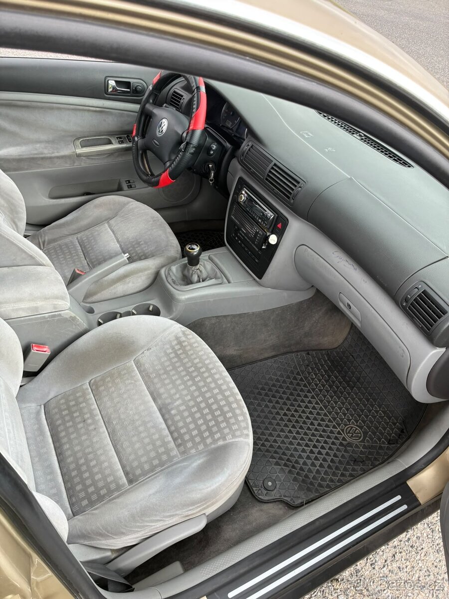 VW Passat 1.6 benzín - 3